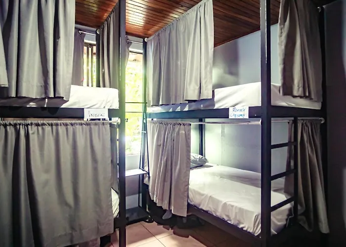 Argdivan Hostal *